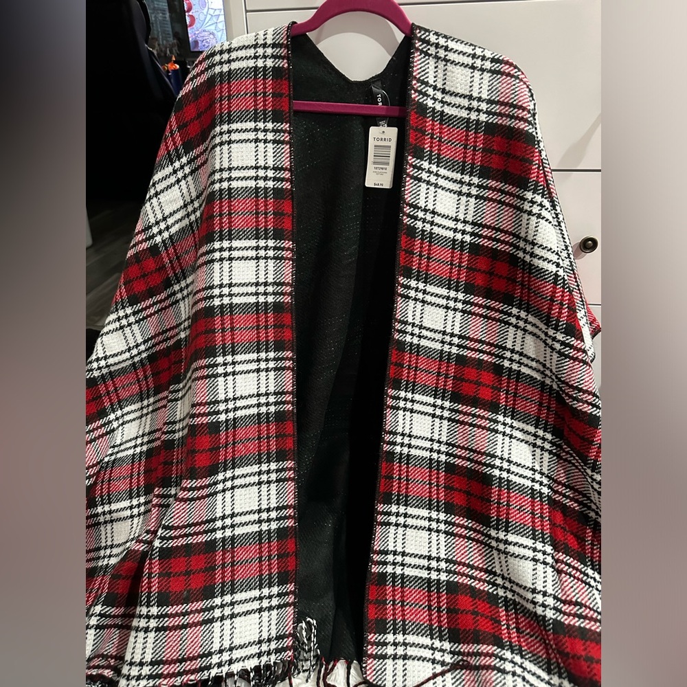 Torrid shrug